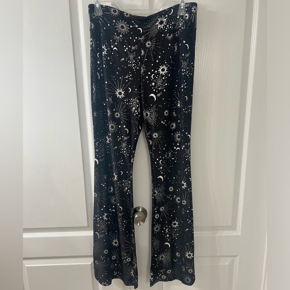 Black Galaxy Flare Leggings - Picture 2 of 6